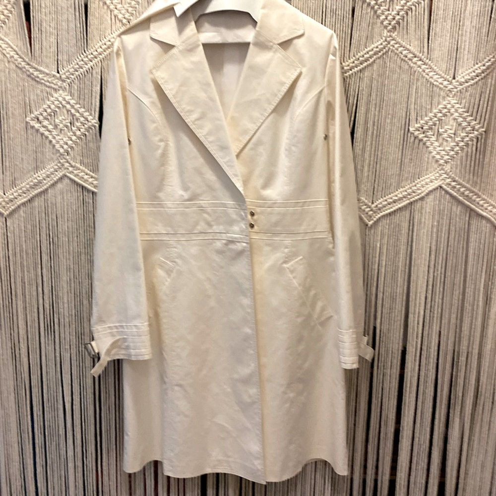 Limited off white coat with belt
